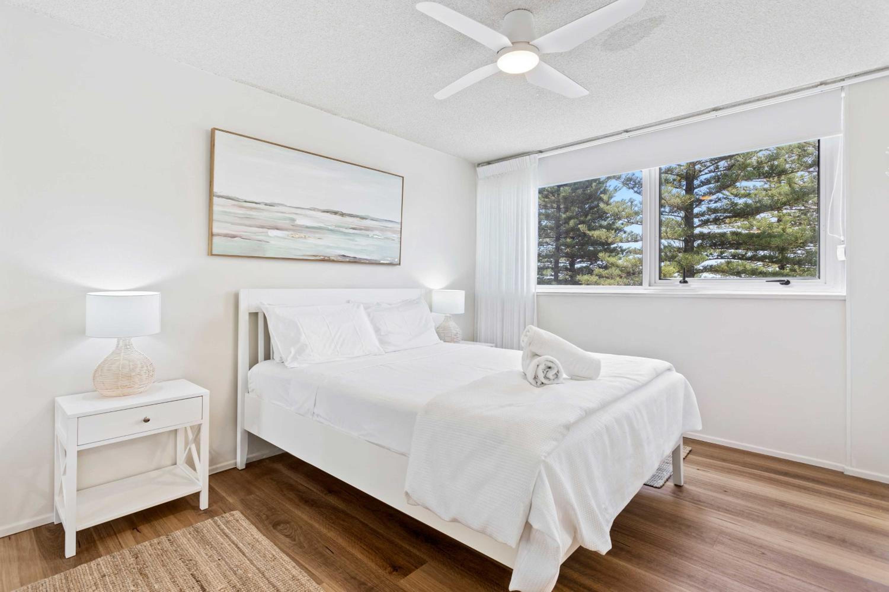 Ambassador Beachfront Apartments - Hosted by Burleigh Letting