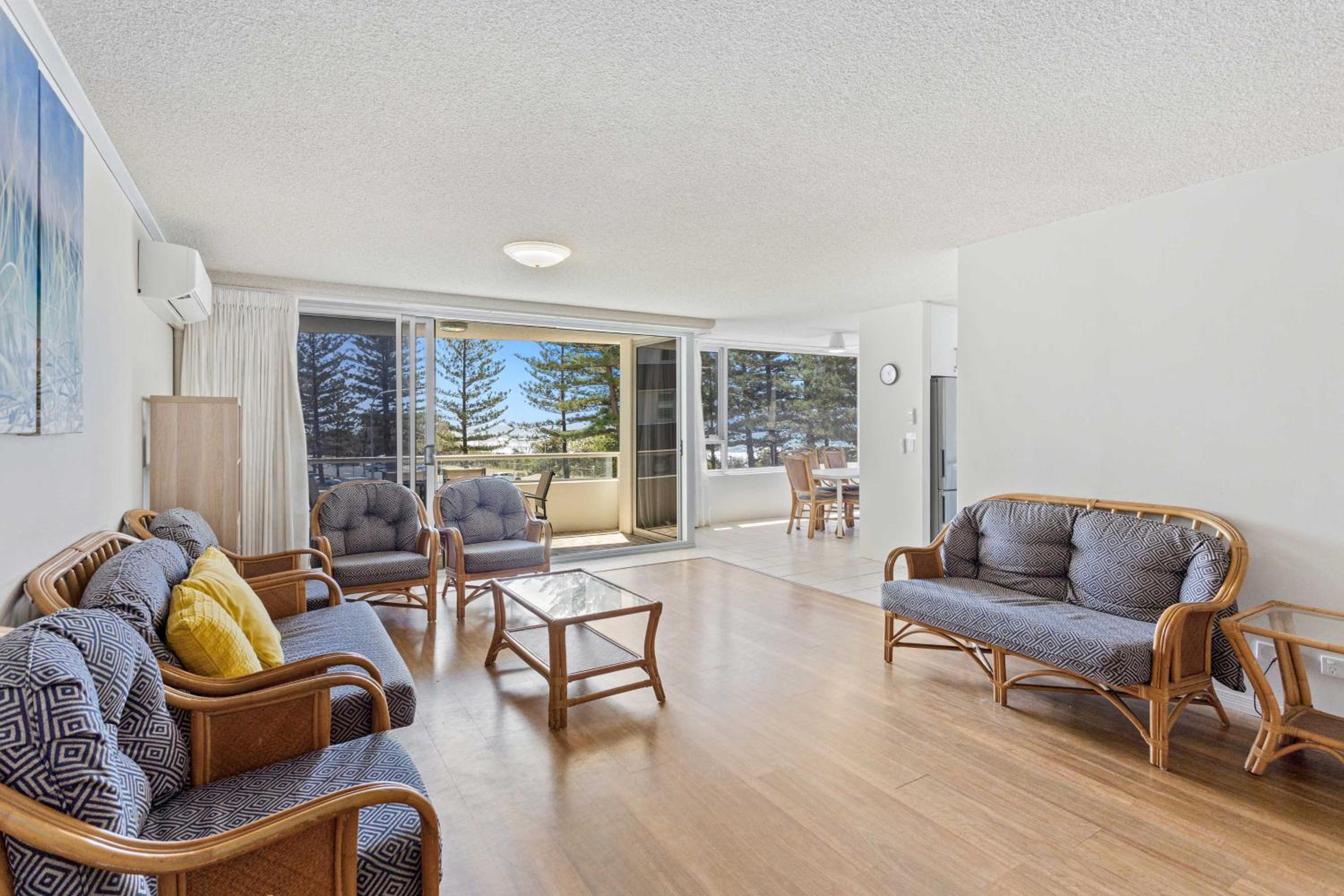 Ambassador Beachfront Apartments - Hosted by Burleigh Letting