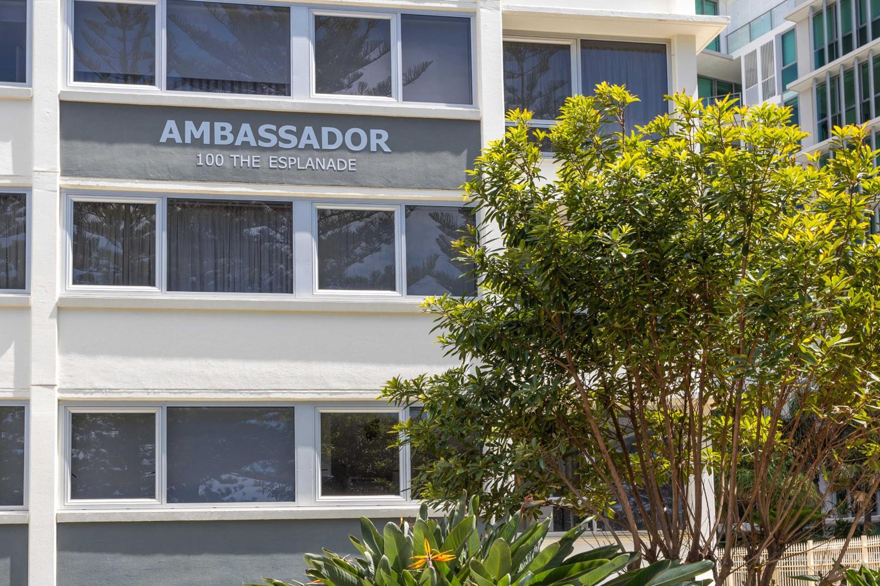 Ambassador Beachfront Apartments - Hosted by Burleigh Letting