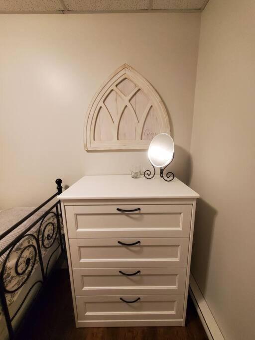 Private & cozy ground level suite in quiet area