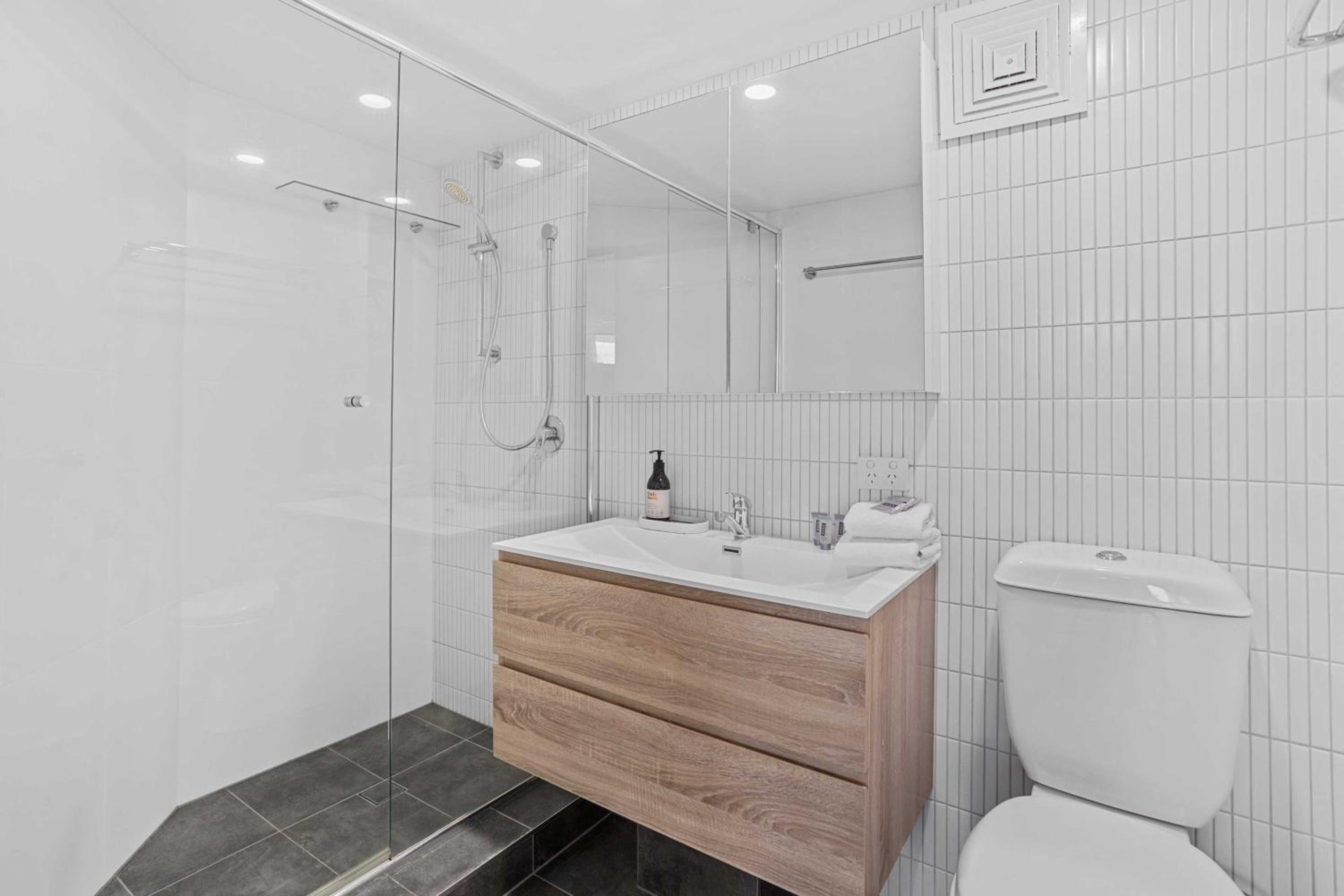 Seascape - Hosted by Burleigh Letting