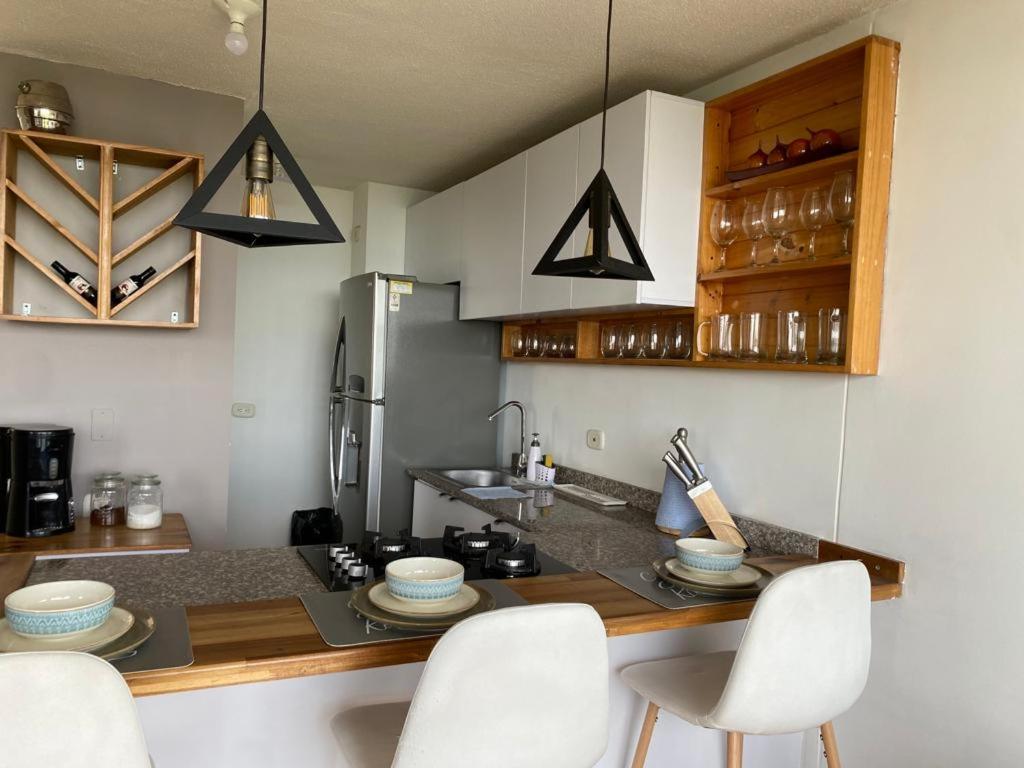 Lindo apto 2 habitaciones cerca al Aeropuerto Y centro de Eventos valle del pacifico
