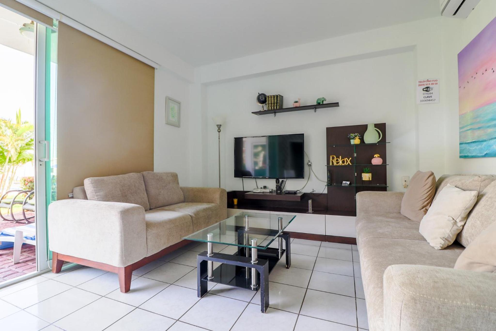 Relax Apt in Marina Puesta del Sol-Pool in Front view 5