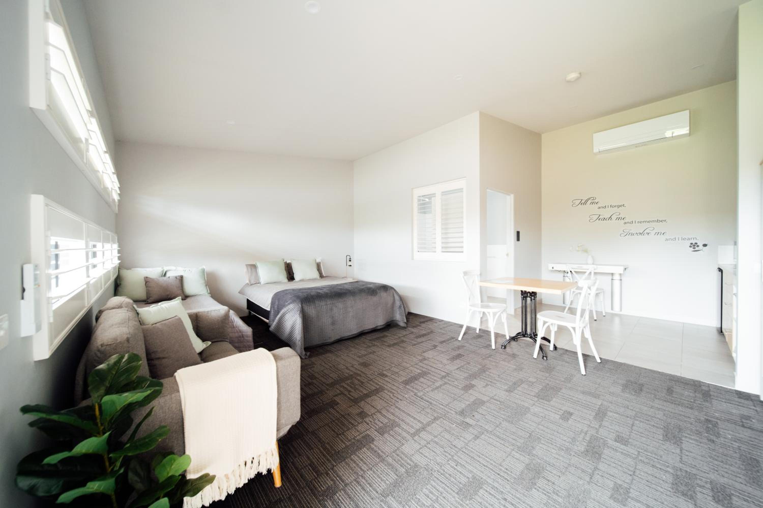 Lakeview Hideaway