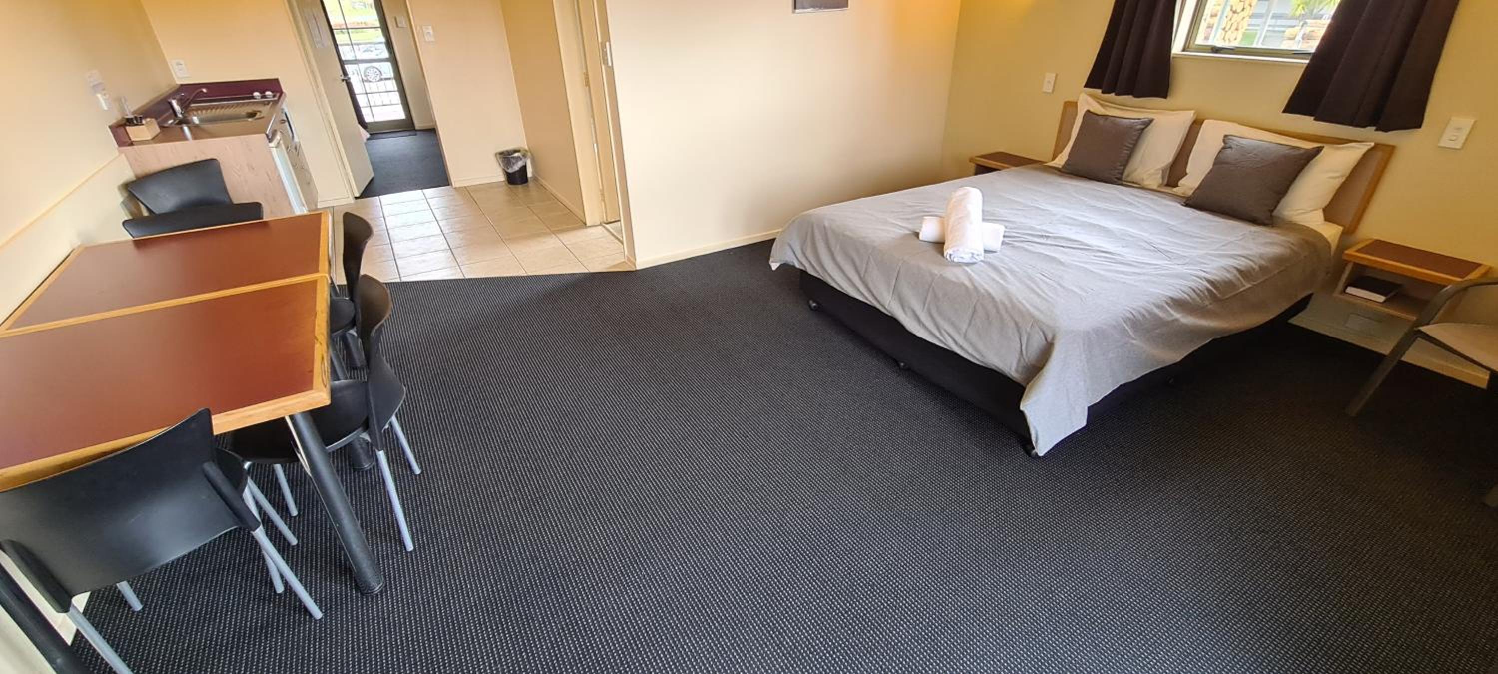 New Castle Motor Lodge