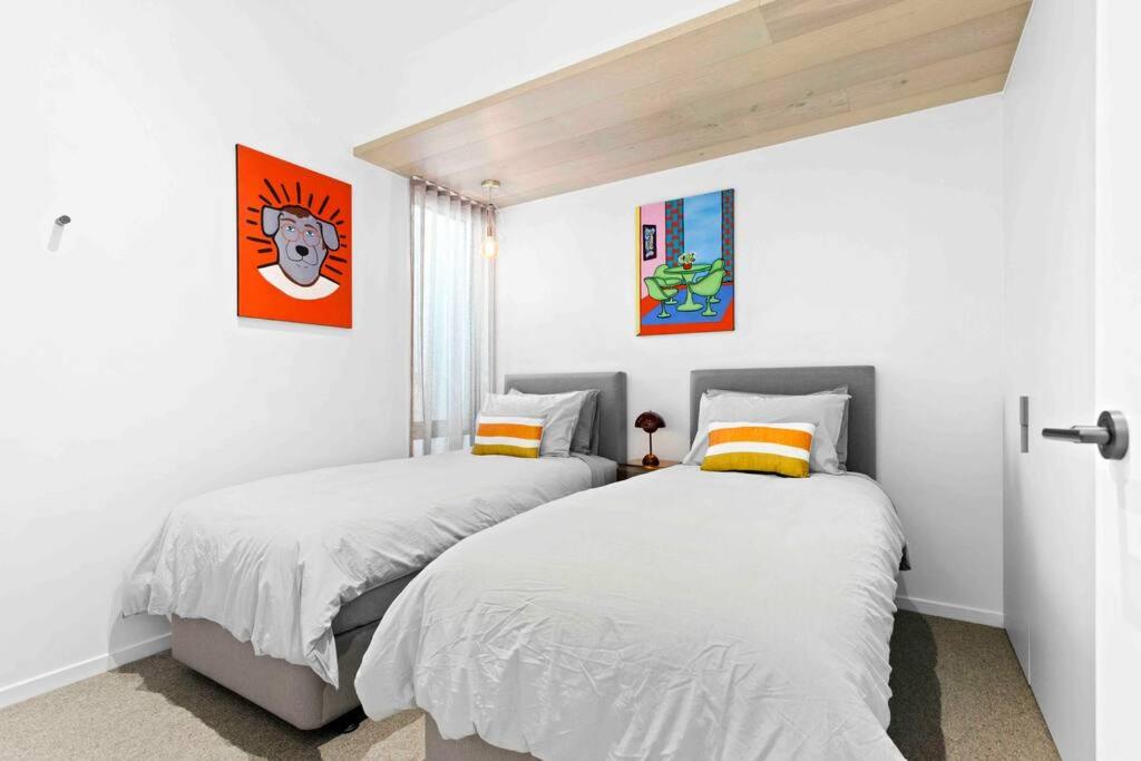 Mod House Ocean Grove- Walk to the shops, cafes, beach and park! Brand new luxury apartment in gated complex