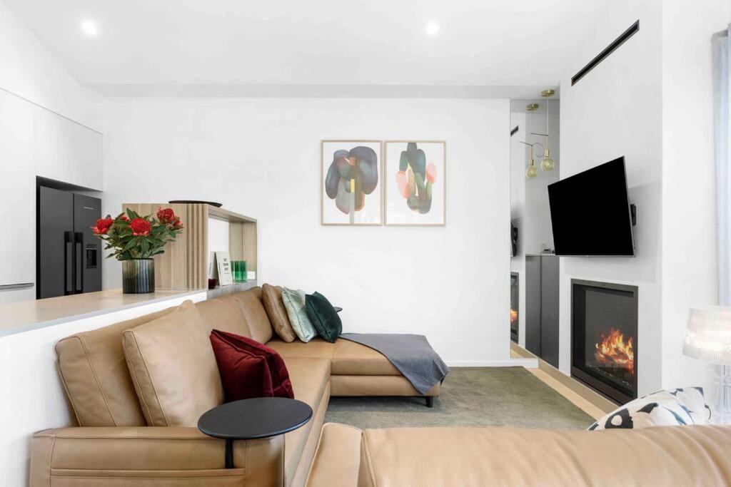 Mod House Ocean Grove- Walk to the shops, cafes, beach and park! Brand new luxury apartment in gated complex