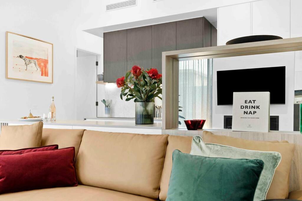 Mod House Ocean Grove- Walk to the shops, cafes, beach and park! Brand new luxury apartment in gated complex
