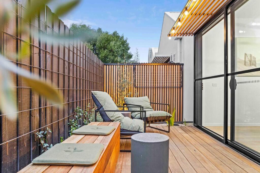 Mod House Ocean Grove- Walk to the shops, cafes, beach and park! Brand new luxury apartment in gated complex