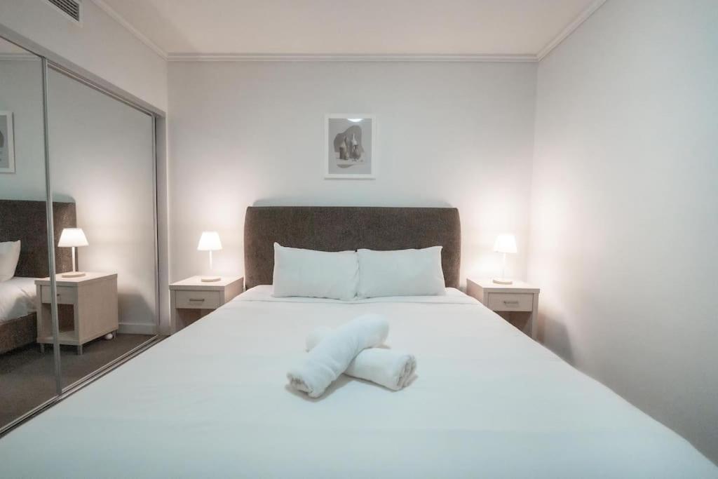 Comfy 2B1B CBD Riverview apt w Parking+Pool+Gym