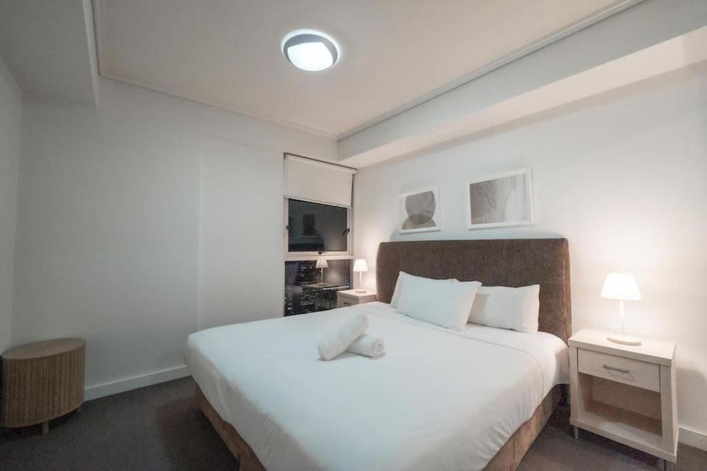 Comfy 2B1B CBD Riverview apt w Parking+Pool+Gym