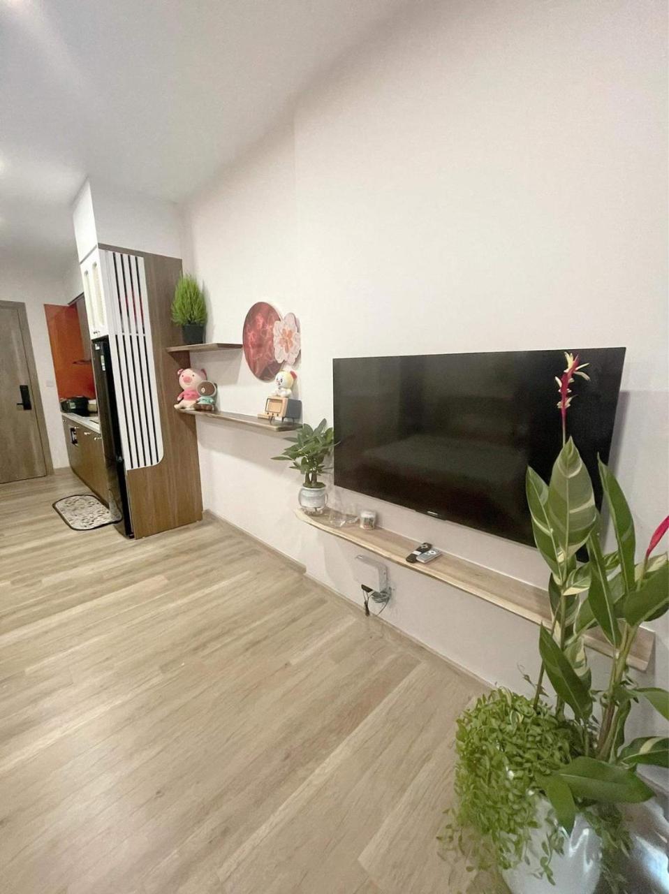 BOM HOMES- ECOPARK- SERVICE APARTMENt view 5