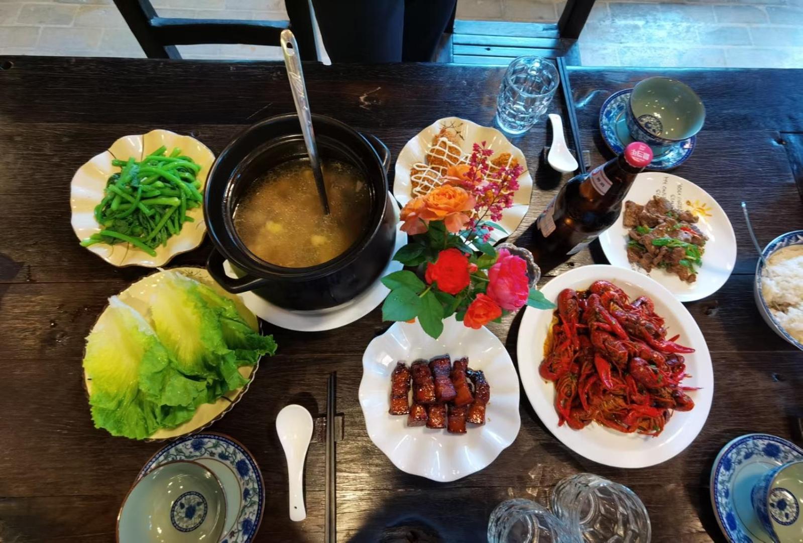 Yangshuo River Lodge Hotel--English speaking team&Swimming pool&Activties organized&Free pick up from Airport or TS over 3 nights