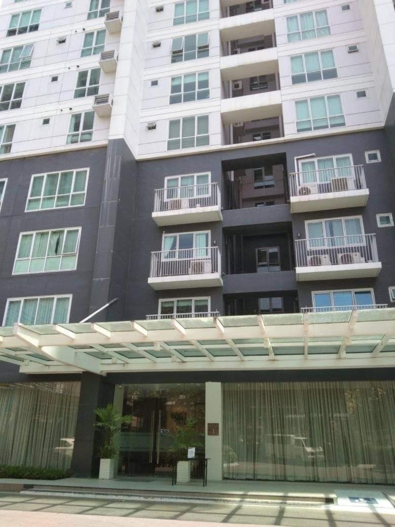 Abreeza Place T1 w Free Park Slot view 2