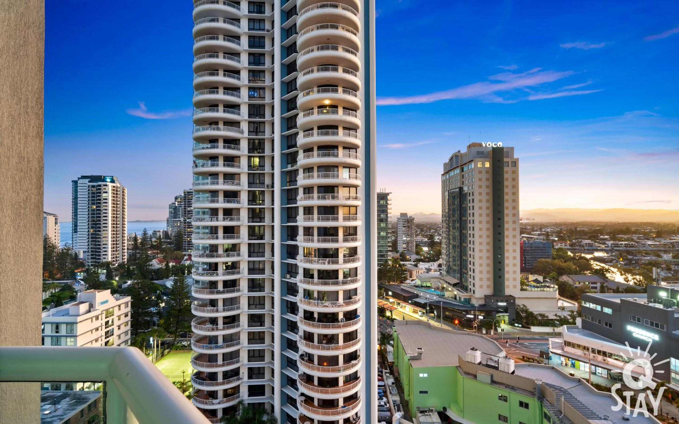 Legends Surfers Paradise MID WEEK MADNESS DEAL - Q Stay