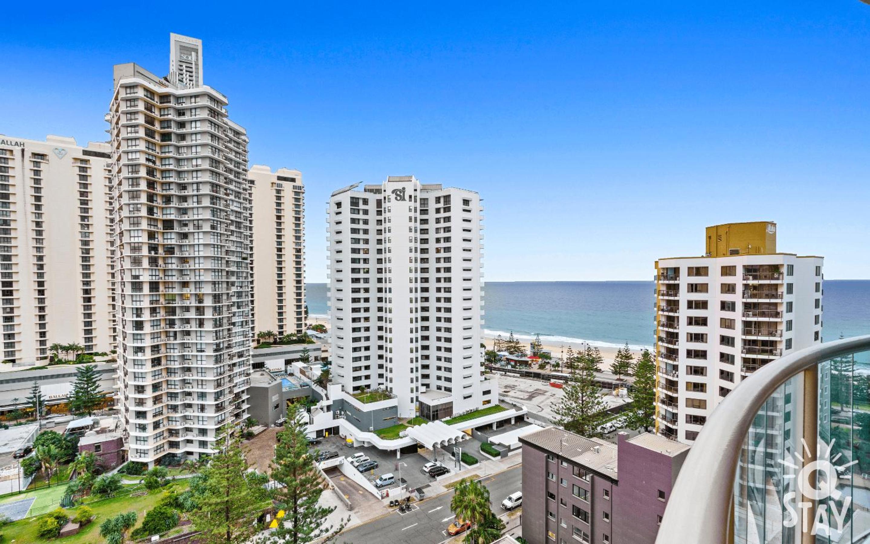 Legends Apartments - QStay