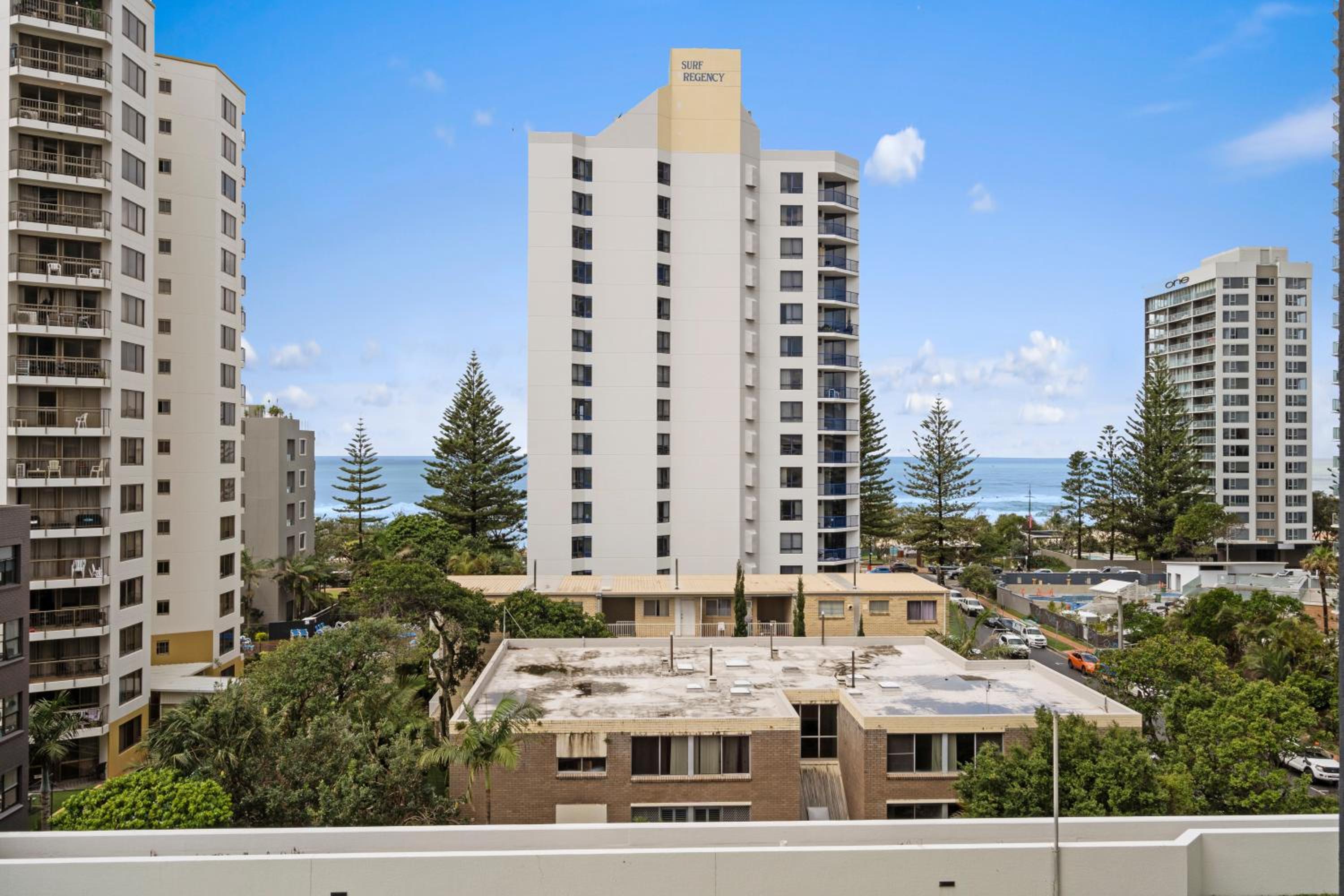 Legends Apartments - QStay