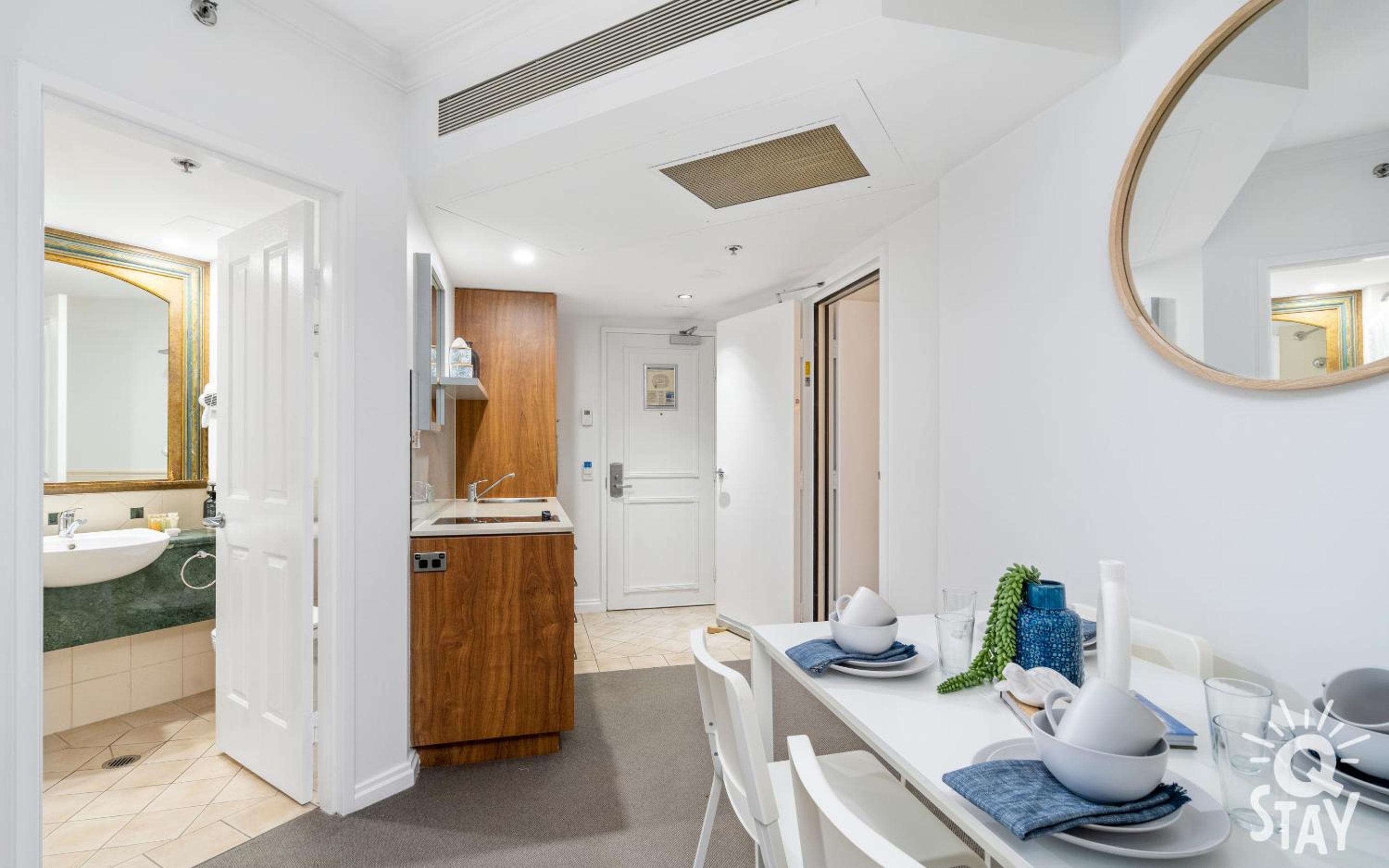 Legends Apartments - QStay