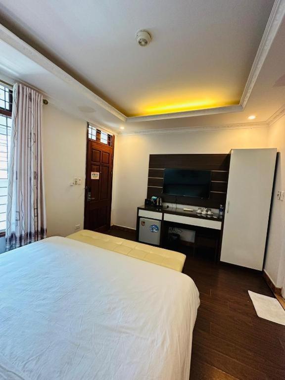 Hoàng Gia Hotel - Ng45 Trần Thái Tông HN - by BAY LUXURY