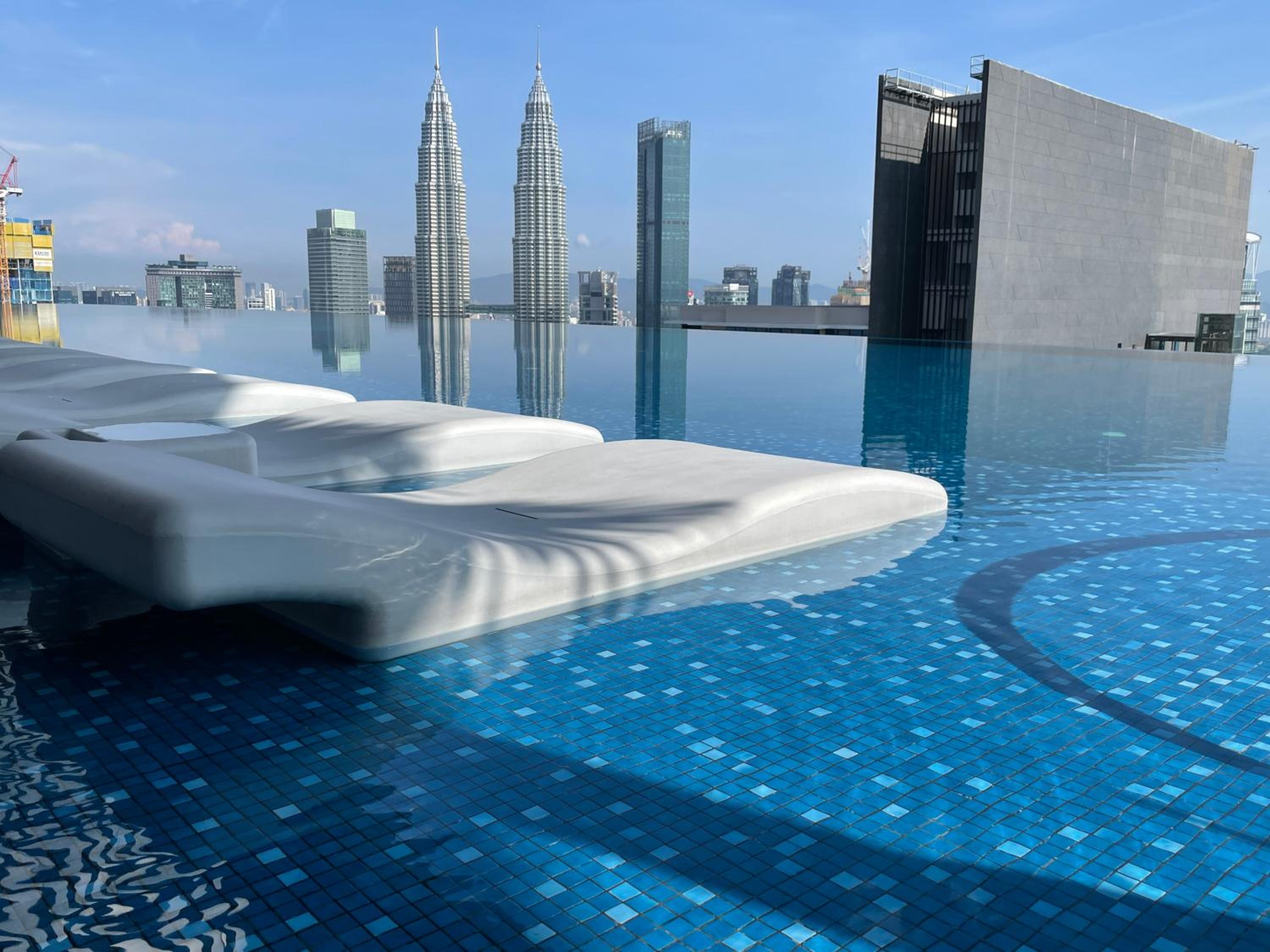 Eaton residences KLCC m@h