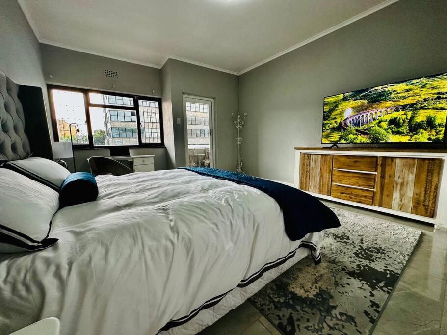 Central Bachelor Apartment - Sea Point
