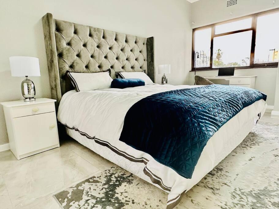 Central Bachelor Apartment - Sea Point