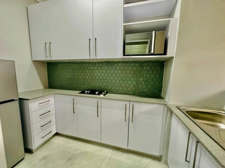 Central Bachelor Apartment - Sea Point