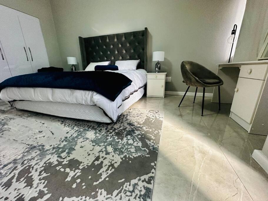 Central Bachelor Apartment - Sea Point