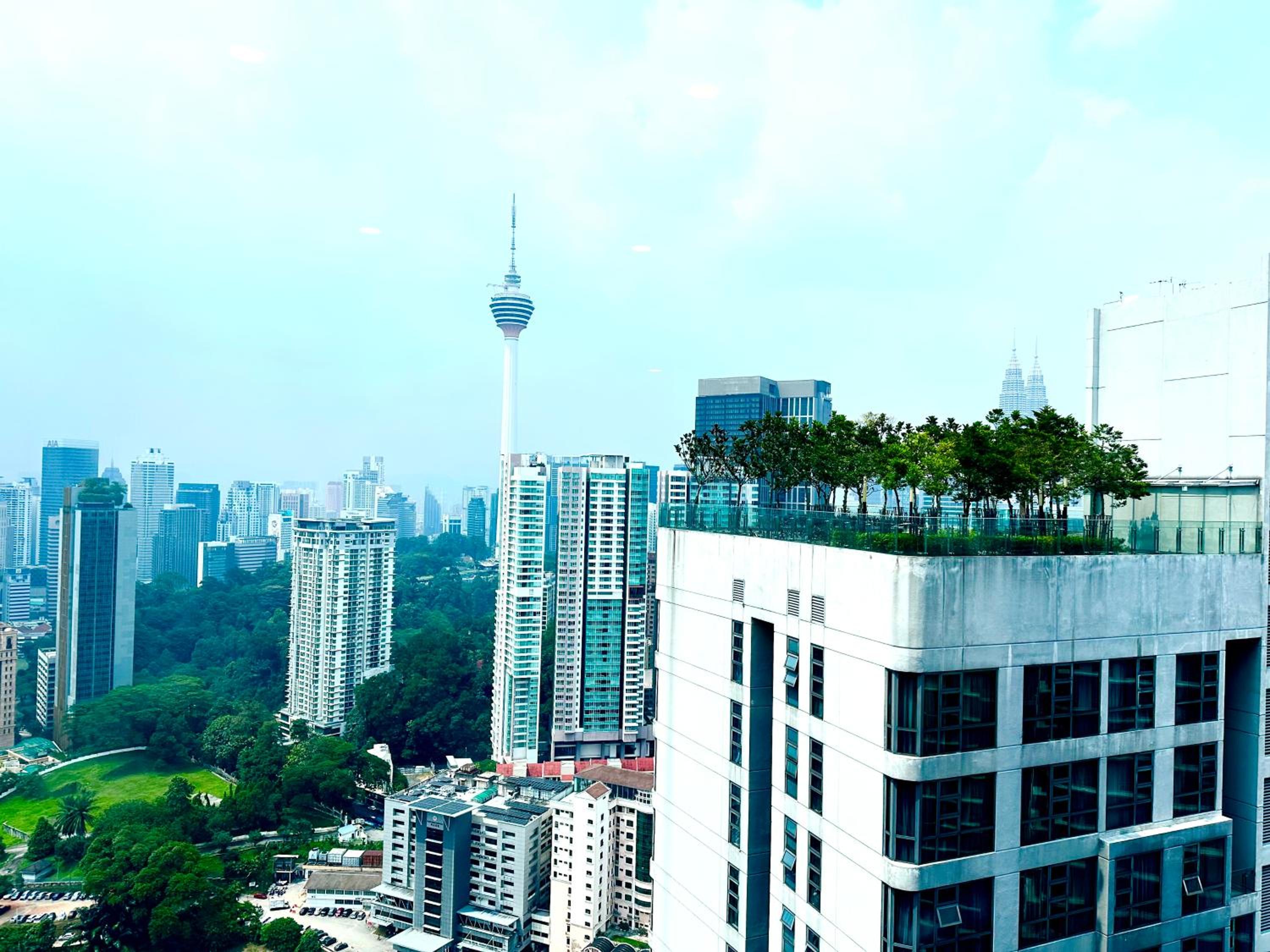 Infinity pool KL Tower View Bukit Bintang Netflix at Robertson