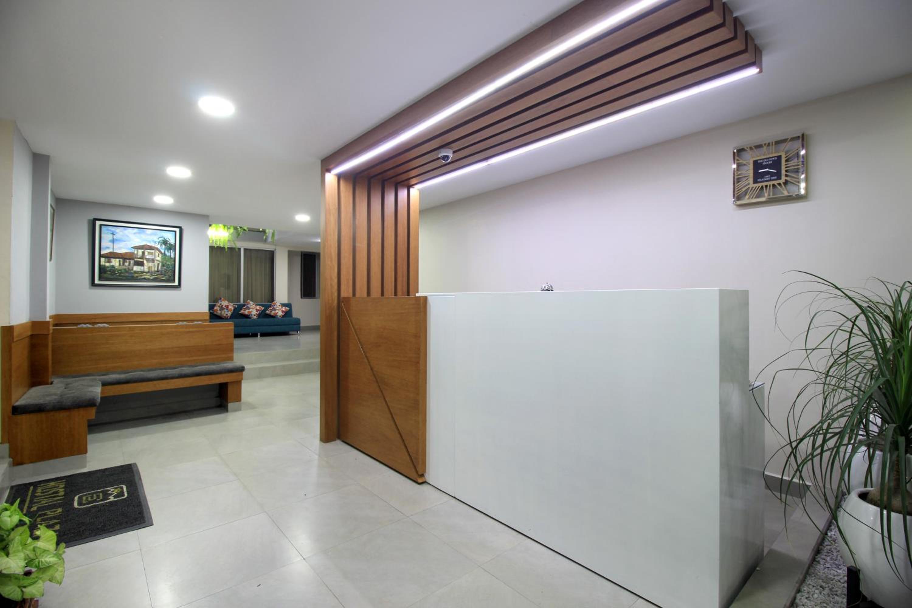 Hostal Plaza by Elvita view 4