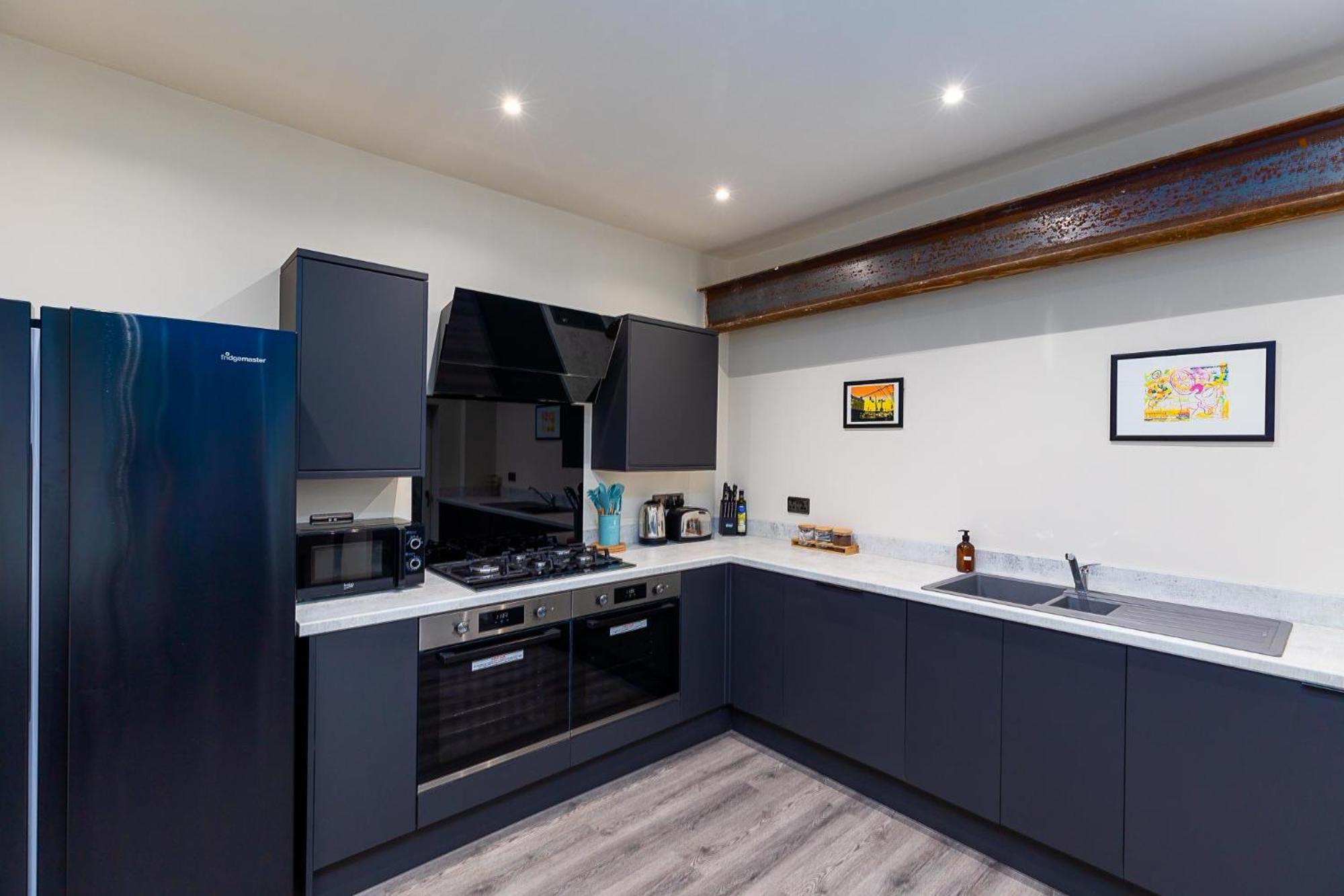 23 Trafalgar Square with hot tub and cinema view 4
