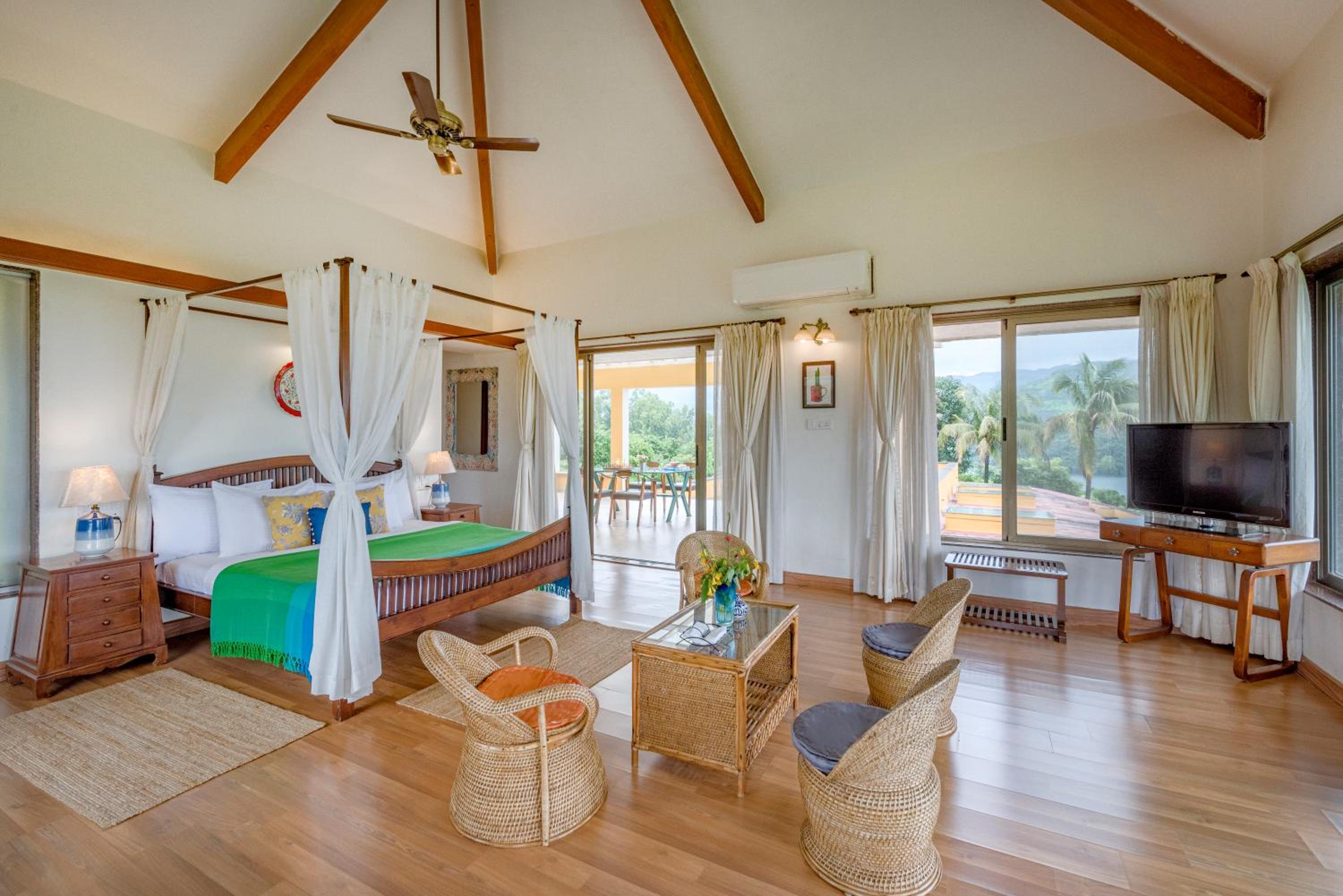 SaffronStays Le Farm By The Lake In Kamshet view 4