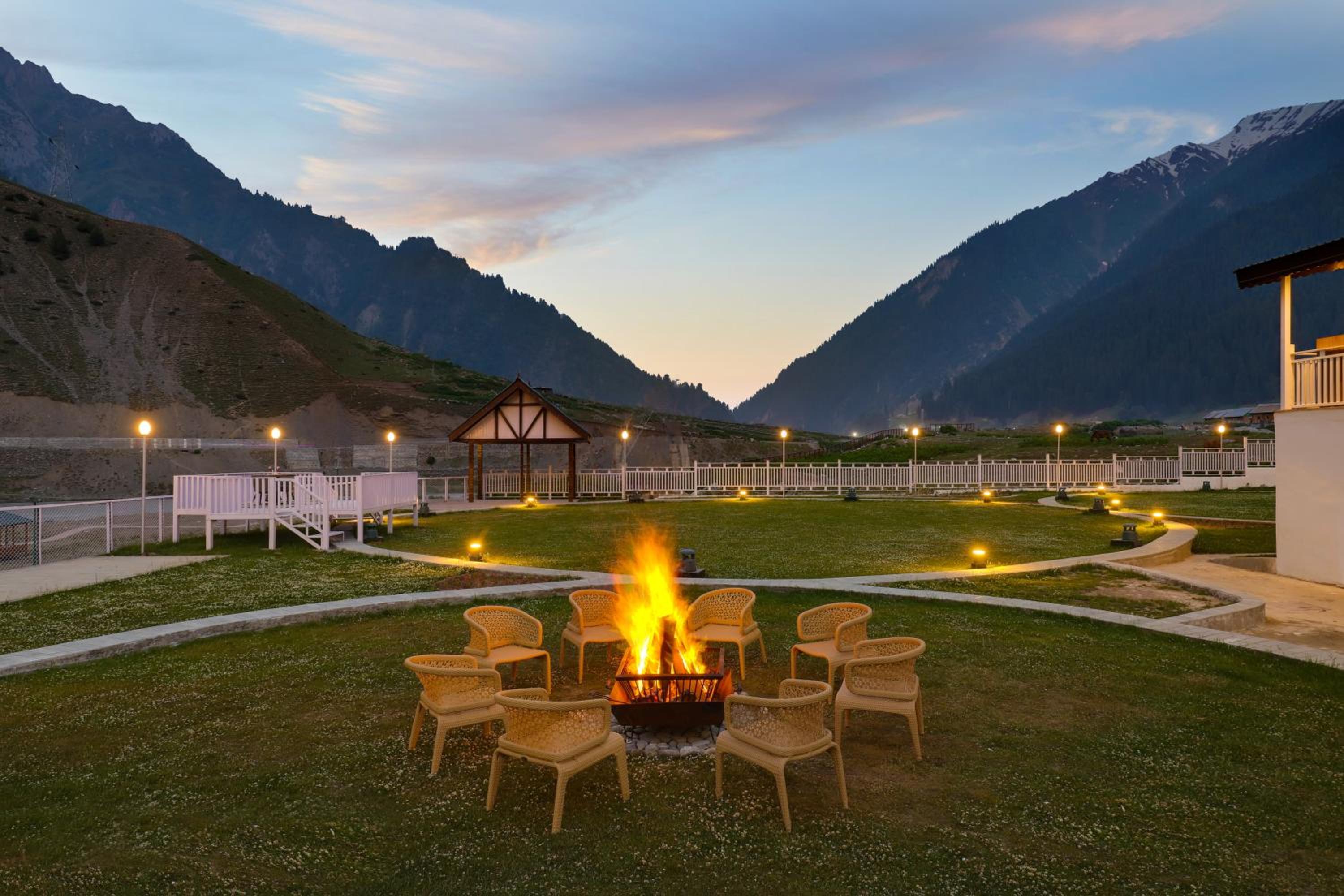 Lemon Tree Hotel, Sonmarg by the Riverside