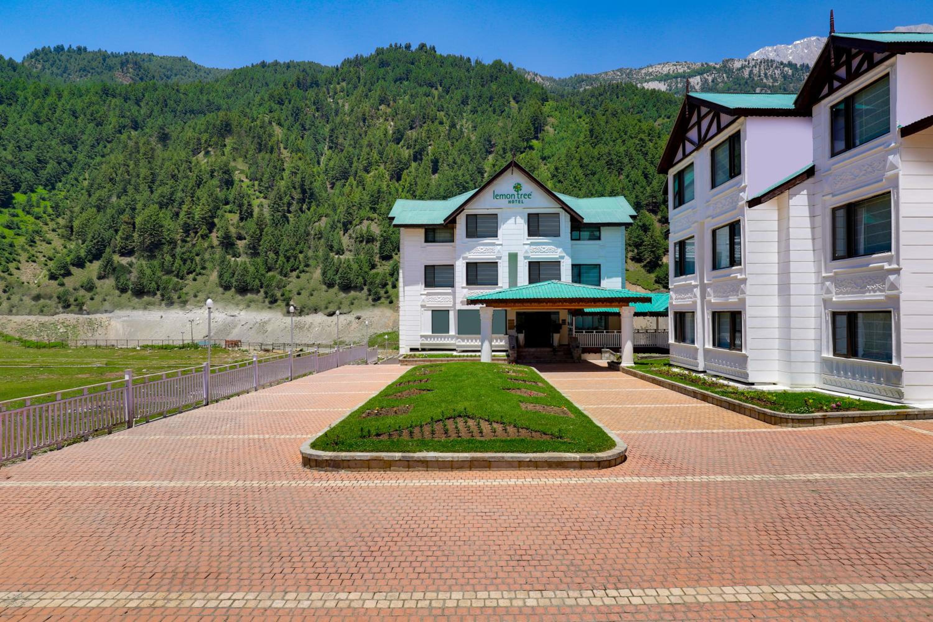 Lemon Tree Hotel, Sonmarg by the Riverside