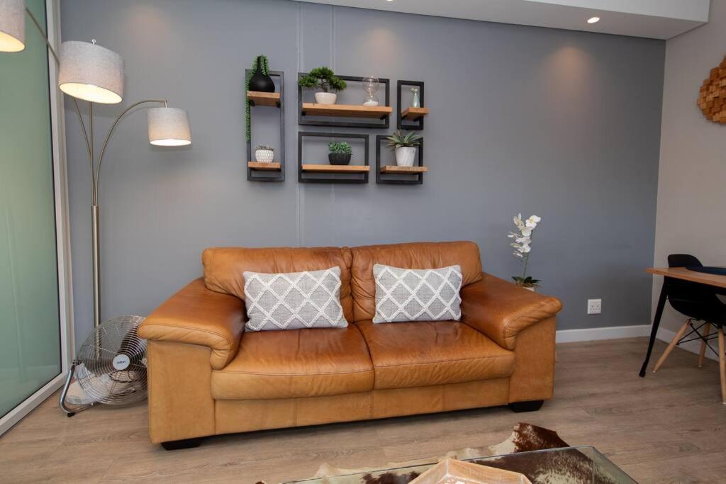 Luxury unit with City Views 709 view 5
