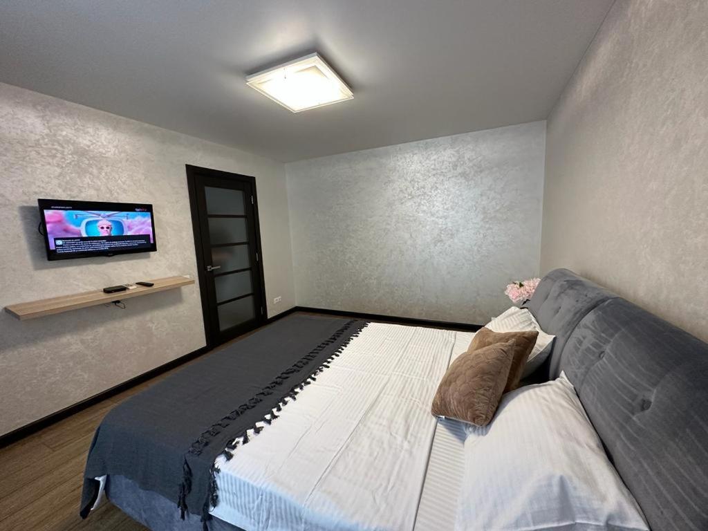 Luxury Home center view 4