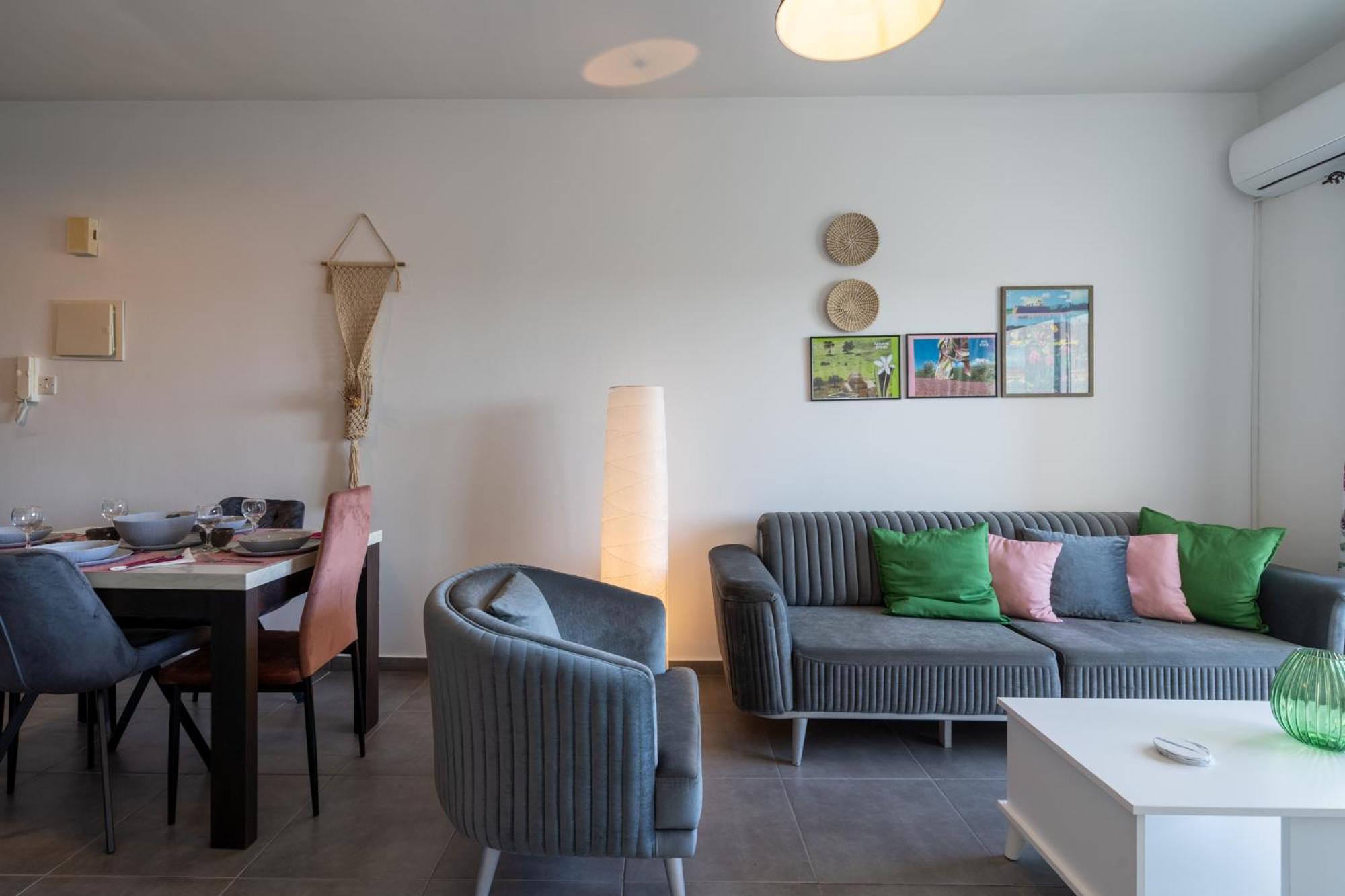 Emerald’s 2-Bedroom Apartment in Larnaca