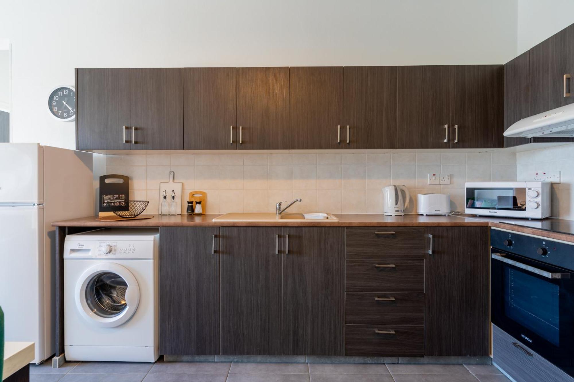 Emerald’s 2-Bedroom Apartment in Larnaca