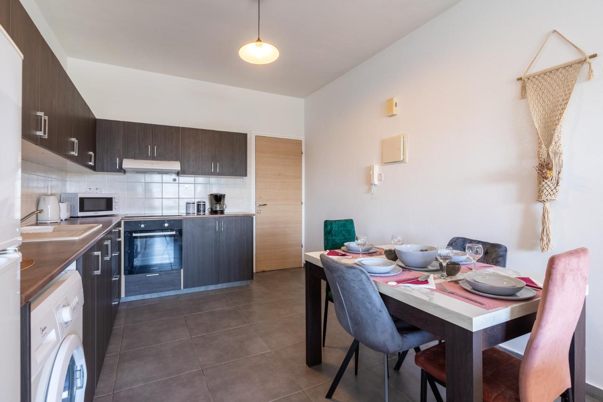 Emerald’s 2-Bedroom Apartment in Larnaca