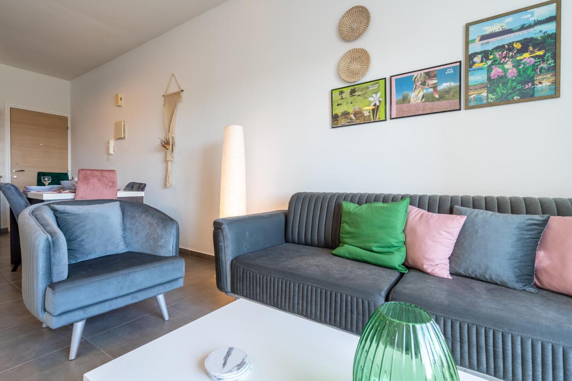 Emerald’s 2-Bedroom Apartment in Larnaca