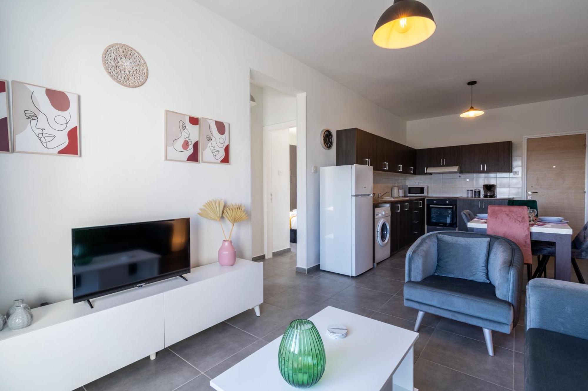 Emerald’s 2-Bedroom Apartment in Larnaca