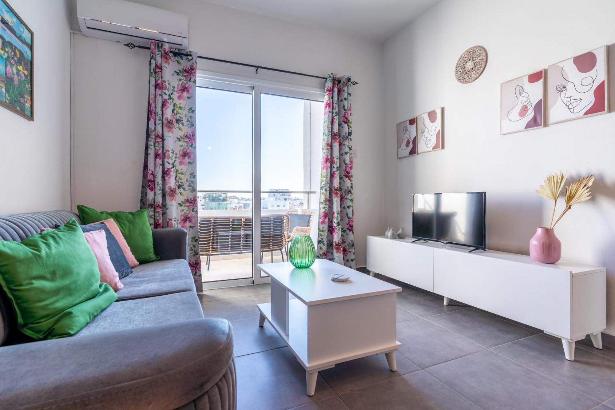 Emerald’s 2-Bedroom Apartment in Larnaca