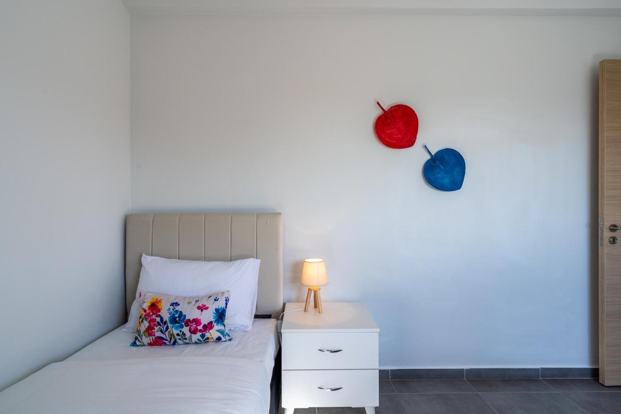 Emerald’s 2-Bedroom Apartment in Larnaca