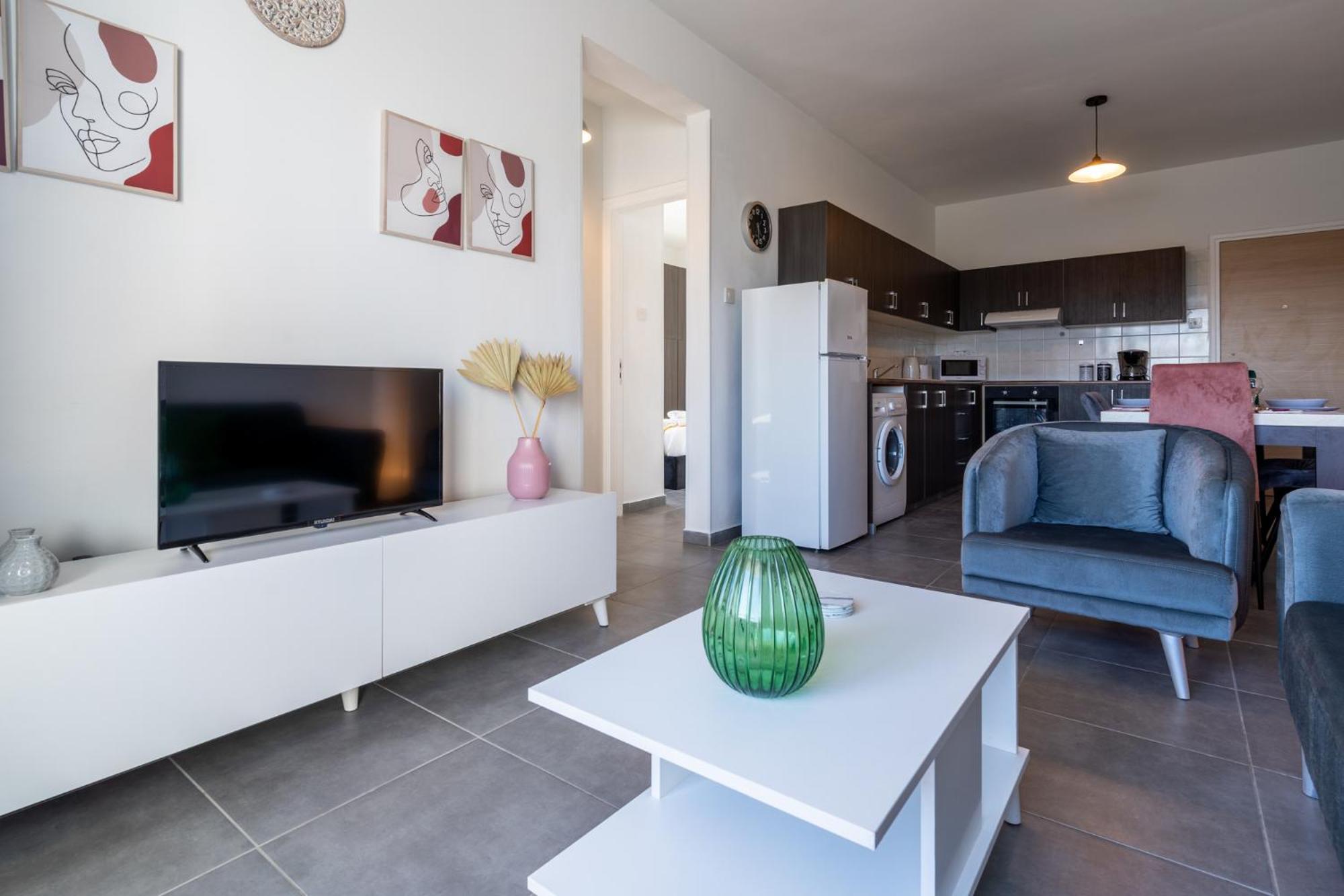 Emerald’s 2-Bedroom Apartment in Larnaca