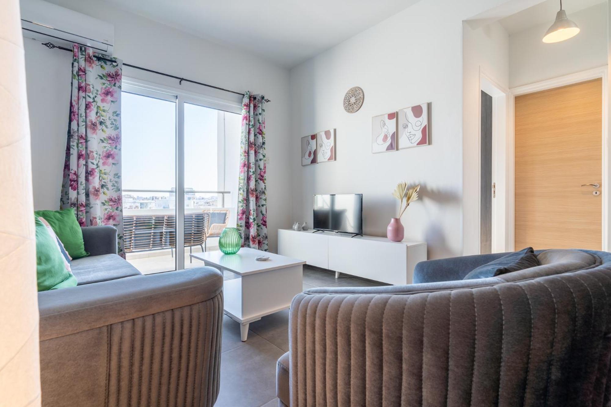 Emerald’s 2-Bedroom Apartment in Larnaca