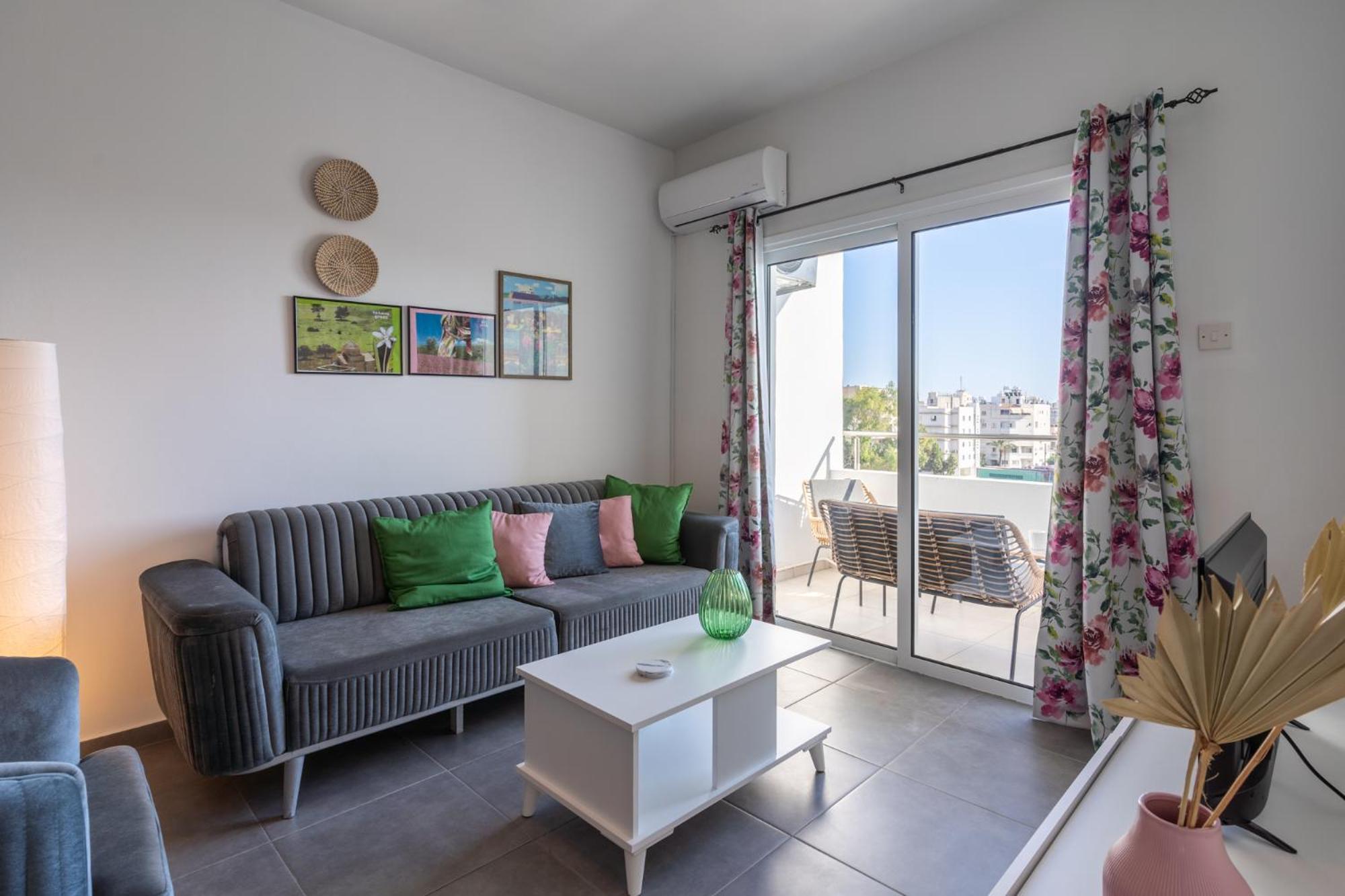 Emerald’s 2-Bedroom Apartment in Larnaca