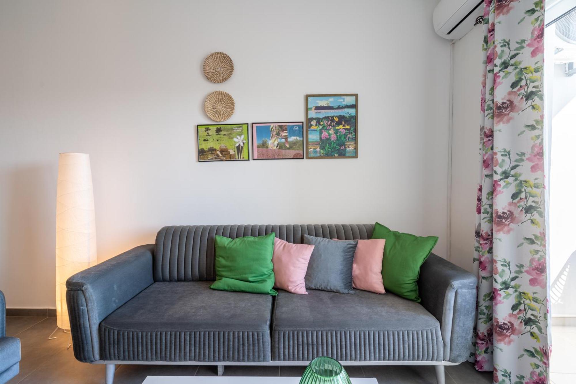 Emerald’s 2-Bedroom Apartment in Larnaca