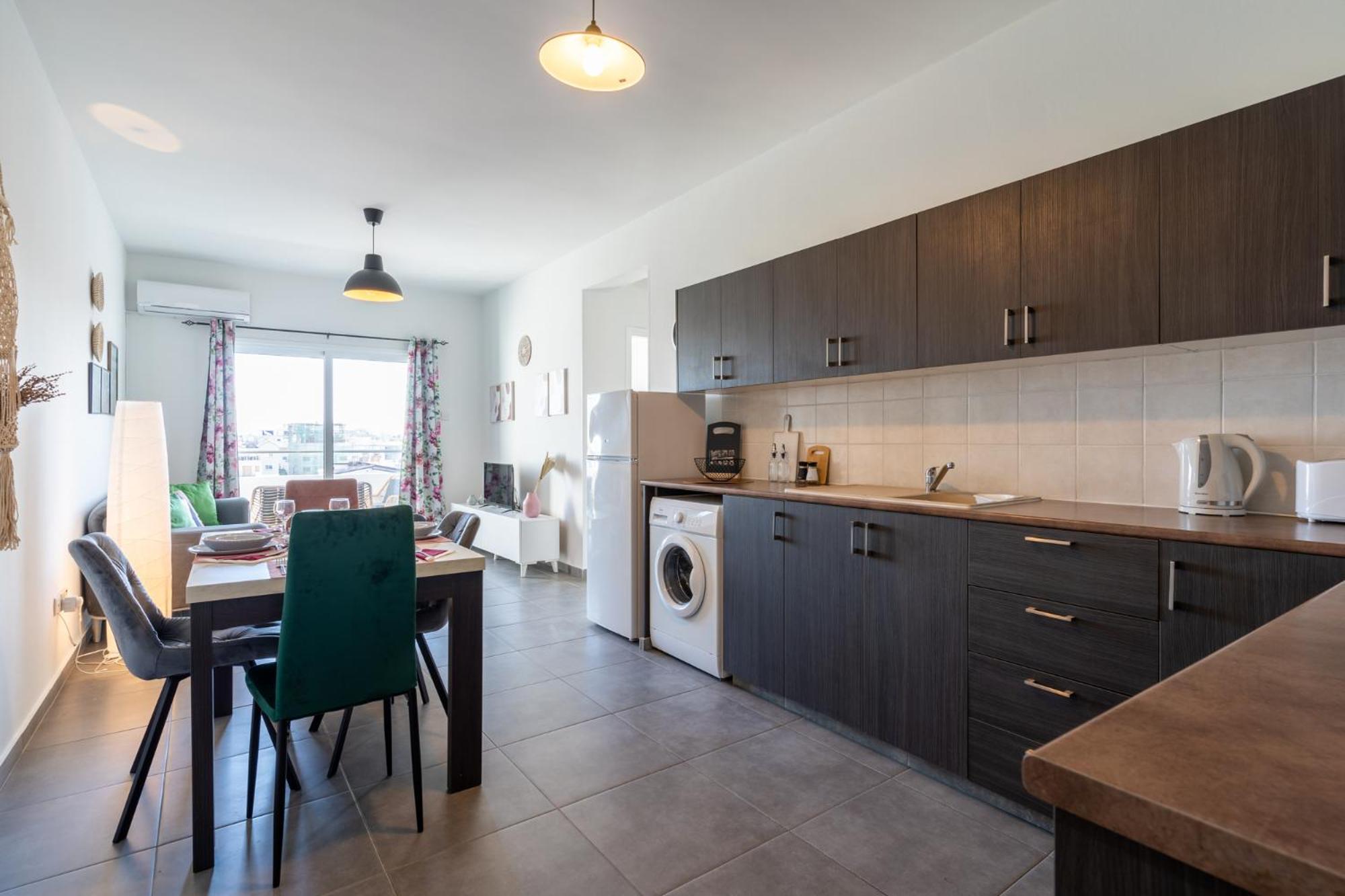 Emerald’s 2-Bedroom Apartment in Larnaca