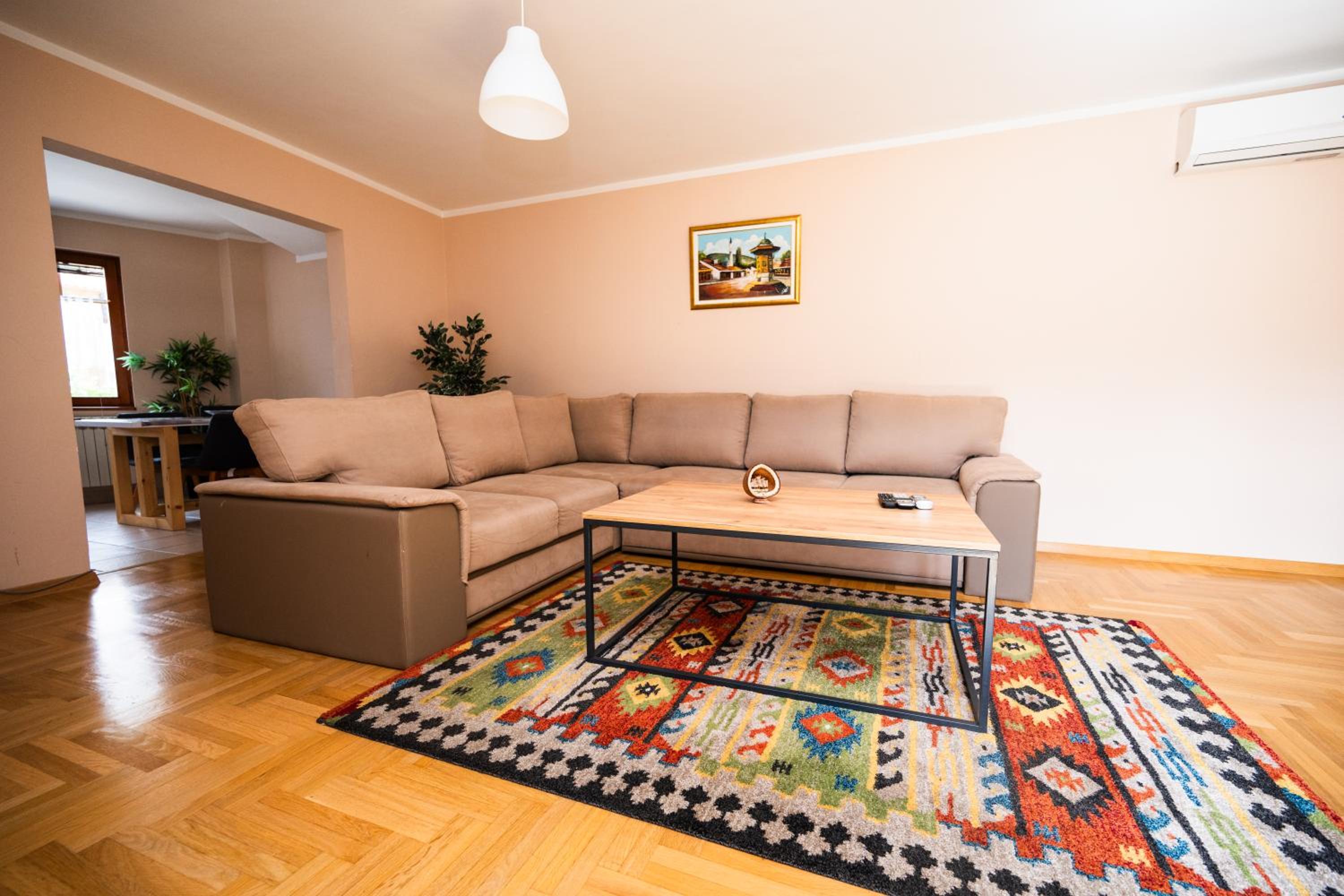 Spacious & Modern Apartments- Old Town