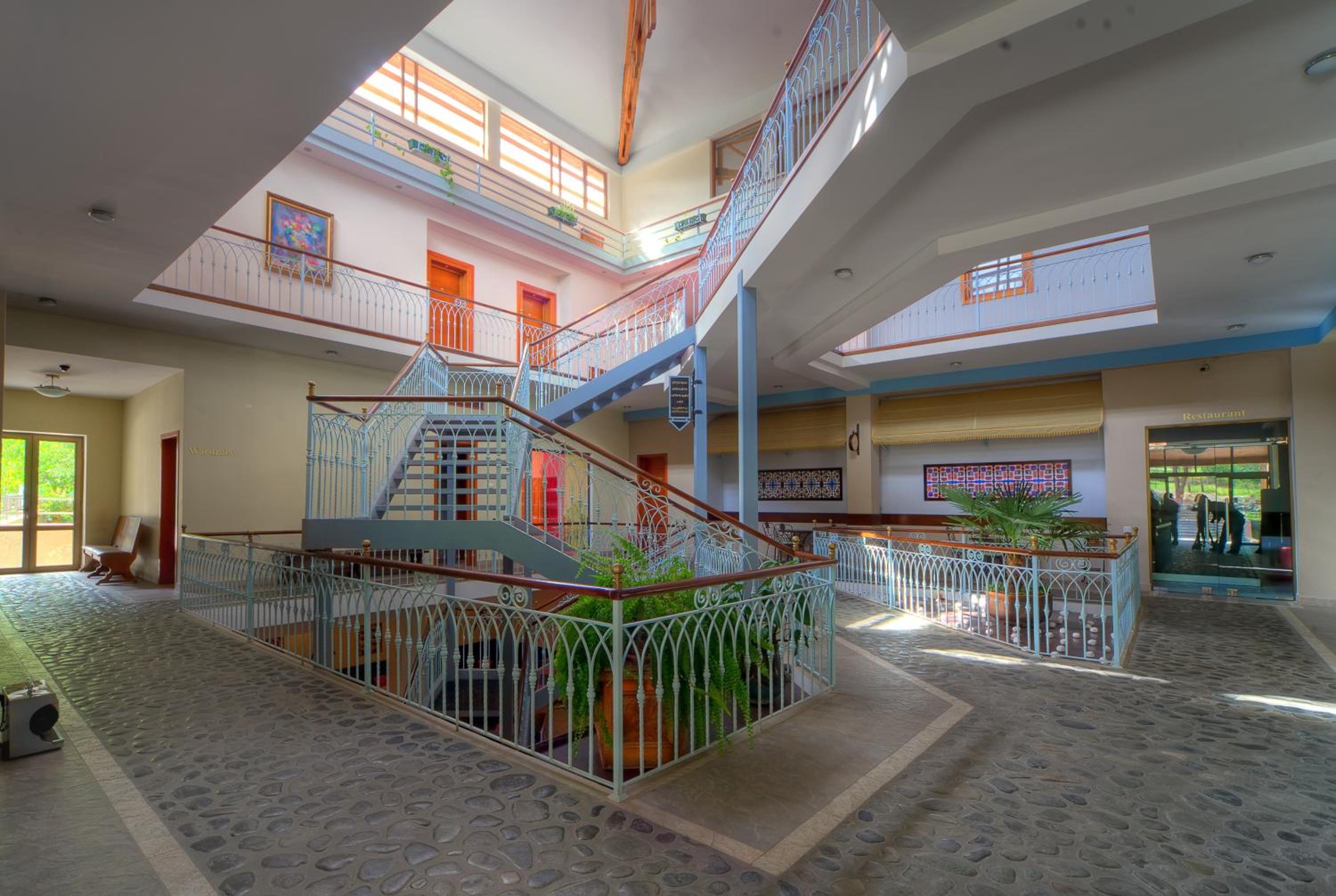 Kopala Tskneti Hotel